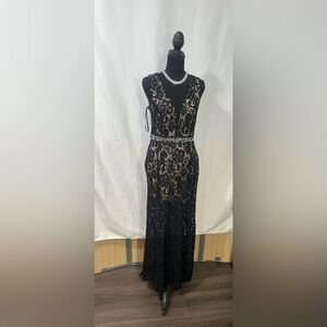Enfocus Studio Black and Cream Lace Backless Dress